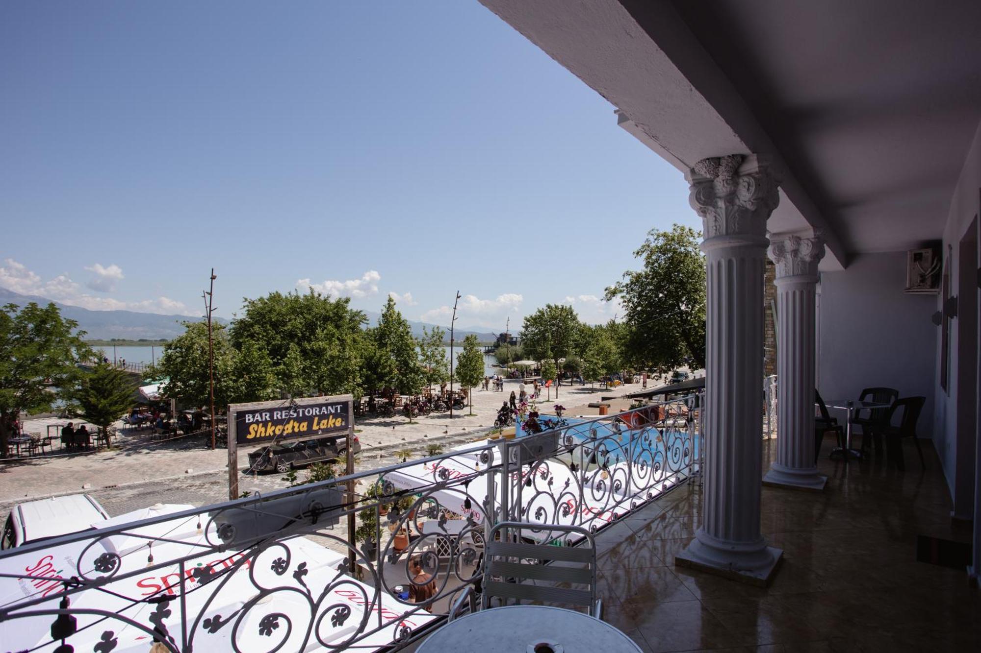 Hotel Shkodra Lake Široka Exteriör bild